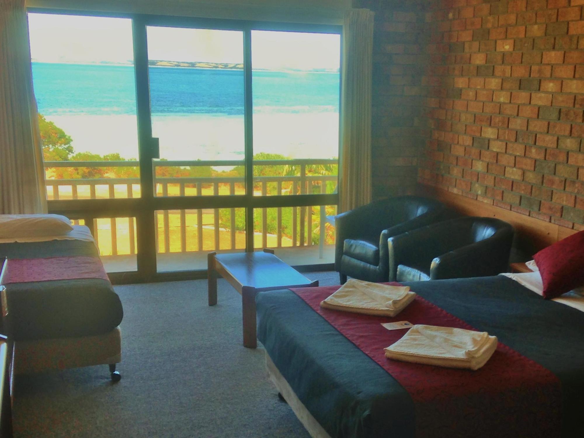 Kangaroo Island Seaside Inn Кингскот Экстерьер фото