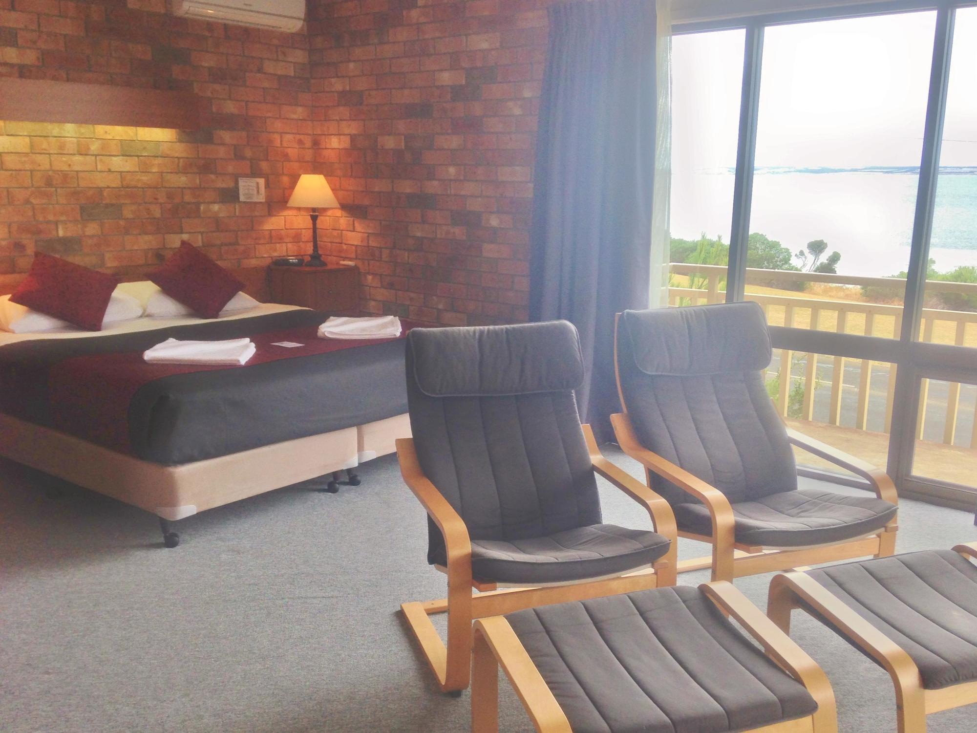 Kangaroo Island Seaside Inn Кингскот Экстерьер фото