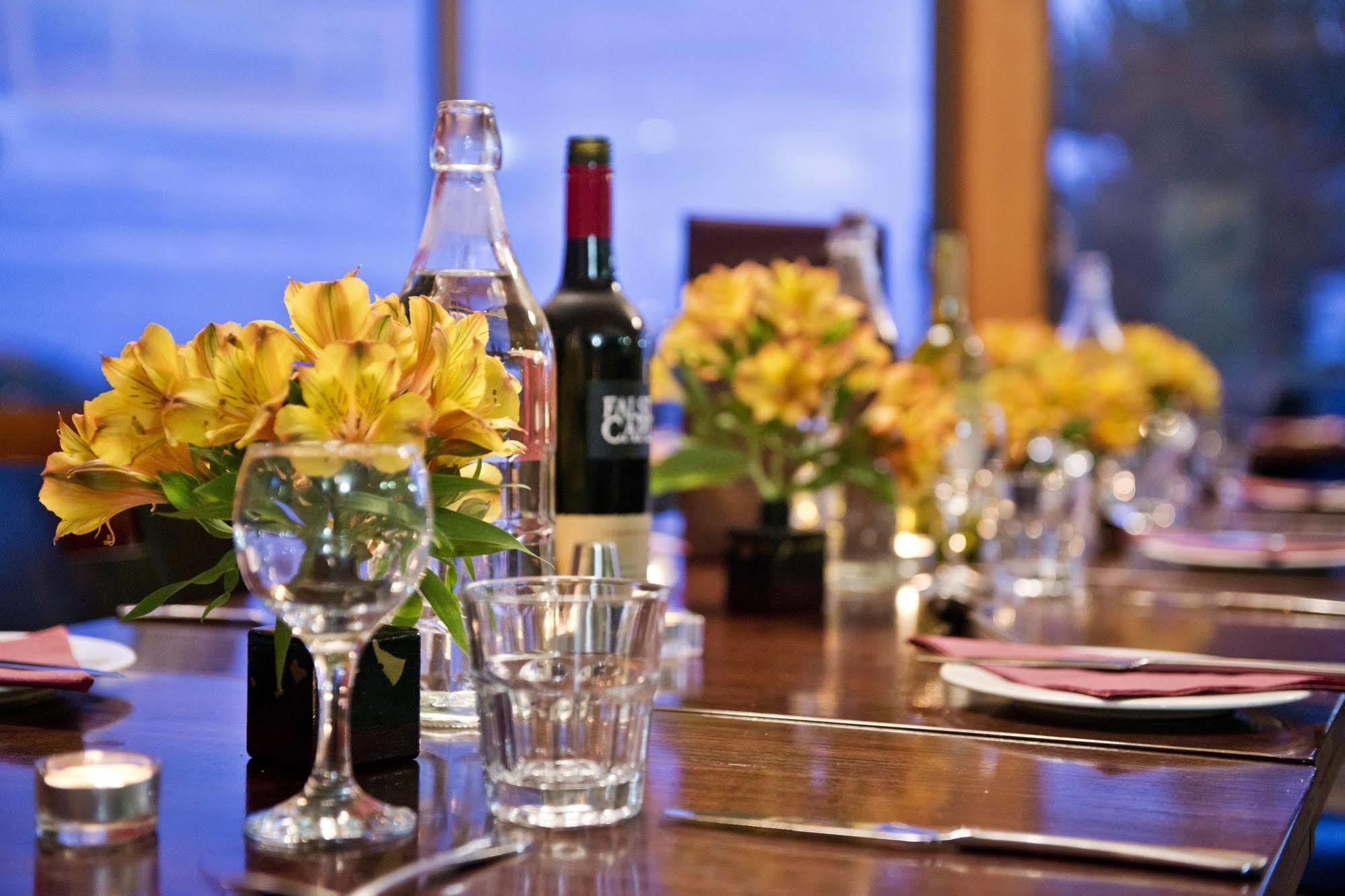 Kangaroo Island Seaside Inn Кингскот Экстерьер фото