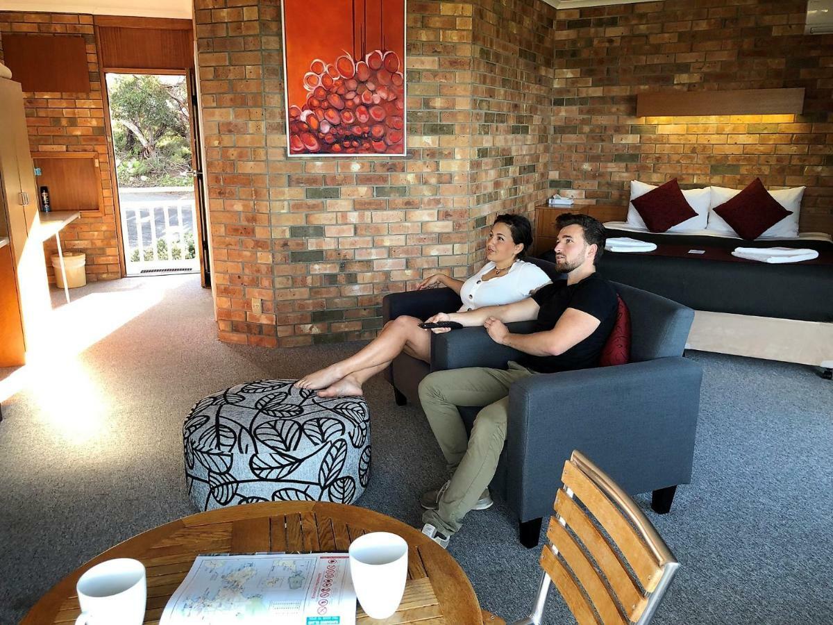 Kangaroo Island Seaside Inn Кингскот Экстерьер фото